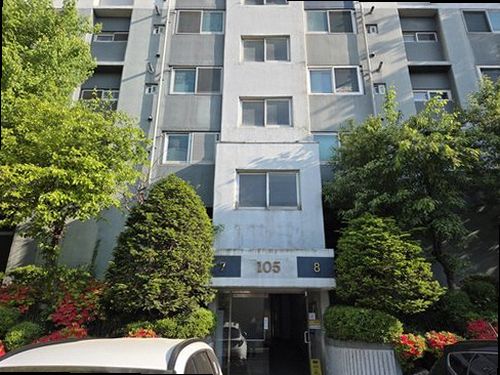 강동구 누수탐지 싱크대 하부장과 벽지에 나타난 누수 흔적