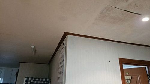 기장군 누수탐지 철마면 빌라 욕실 바닥 점검 장면