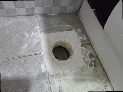 청주시 상당구 누수탐지 욕실 바닥과 수도계량기를 확인하는 누수 점검 현장