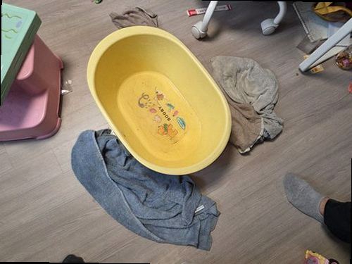 성동구 누수탐지 수도계량기 별침과 벽면 누수 흔적 확인 모습