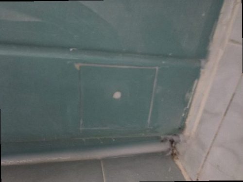 안성 누수탐지 난방 분배기 주변과 바닥 누수 피해를 확인하는 현장