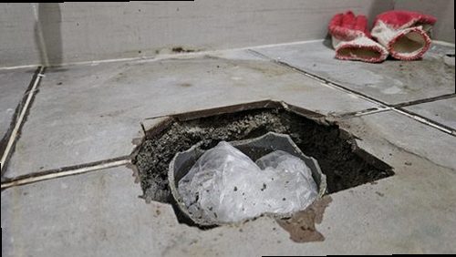 안성 누수탐지 누수 원인별 배관과 방수층 구조를 설명하는 점검 장면