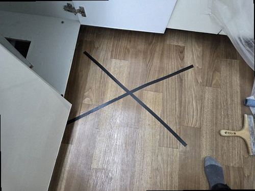 성북구 누수탐지 천장에 발생한 누수 흔적과 외벽 인접 벽면의 습기