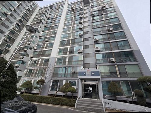 성북구 누수탐지 수도계량기 별침과 누수 피해 흔적을 확인하는 모습
