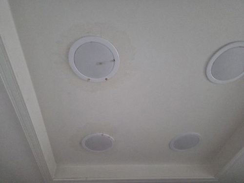 장위동 누수탐지 수도계량기와 배관 연결부를 확인하는 누수 점검 장면