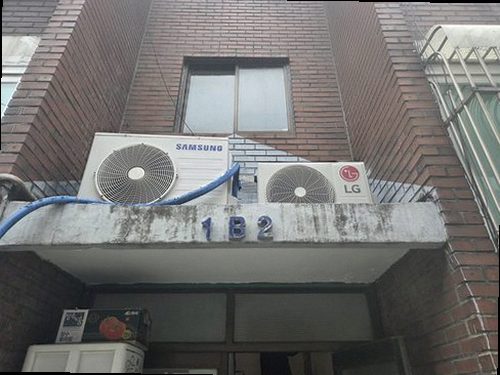 의정부 누수탐지 누수 배관을 노출한 뒤 보수하고 바닥을 복구하는 현장