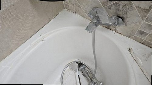 마포구 누수탐지 싱크대 하부장과 천장 물자국을 점검하는 현장