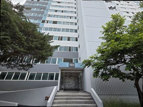 영등포구 누수탐지 계량기와 공압 측정 장비를 확인하는 누수 점검 현장