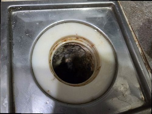 영등포구 누수탐지 누수 배관 연결 부위를 확인하고 보수하는 작업 과정