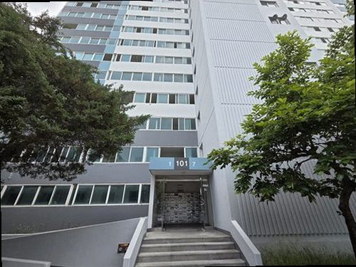 상록구 누수탐지 수도계량기 별침과 누수 피해 부위를 확인하는 모습