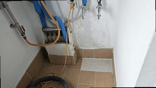 상록구 누수탐지 보일러와 분배기 배관을 점검하는 현장