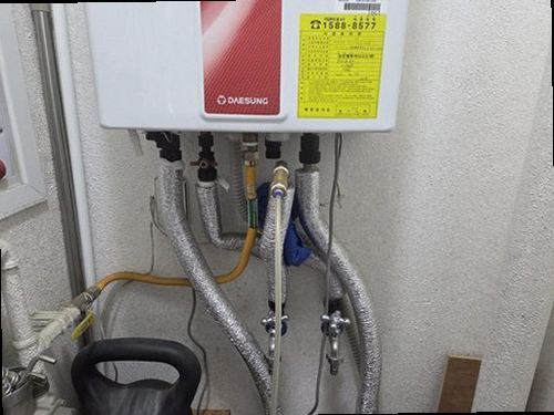 부산 남구 누수탐지 수도계량기와 실내 누수 흔적을 확인하는 모습