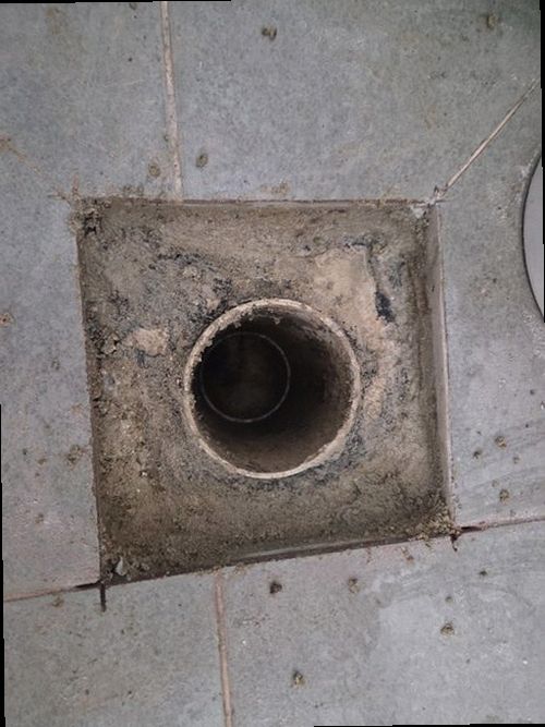 노원구 누수탐지 베란다 천장 얼룩과 창틀 주변 누수 흔적