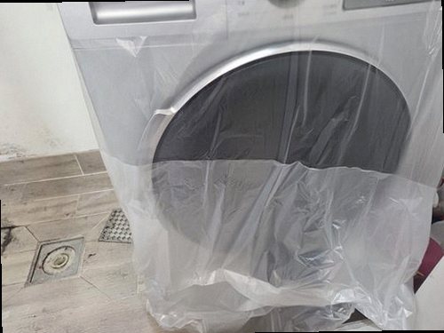 용산구 누수탐지 주방 싱크대 하부장 안쪽의 물자국과 습기 흔적