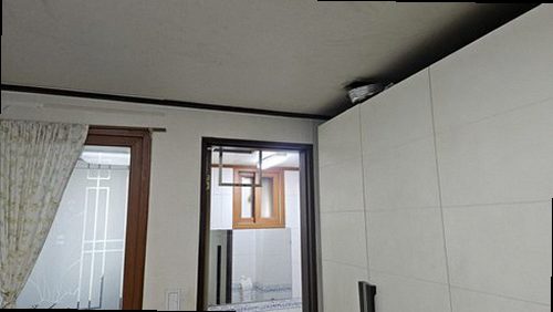군포 누수탐지 수도계량기 별침과 누수 점검 과정을 확인하는 모습