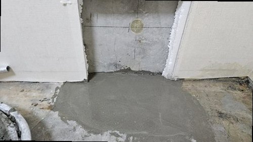 아산시 누수탐지 싱크대 하부장 내부와 연결 배관을 확인하는 현장