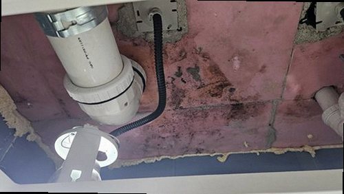 양주 누수탐지 수도계량기와 배관 압력 검사를 확인하는 누수 점검 현장