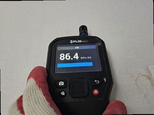 효행구 누수탐지 천장 물맺힘과 벽지 변색이 나타난 누수 현장