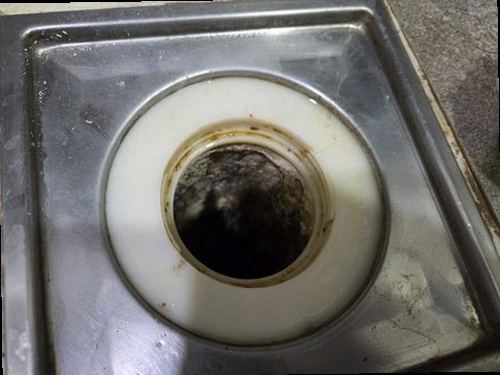 효행구 누수탐지 계량기 별침과 공압 측정기로 배관 상태를 확인하는 과정
