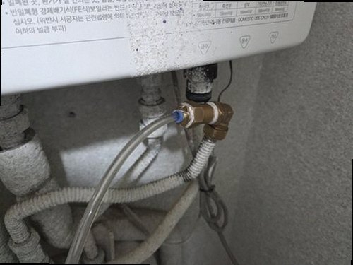서대문구 누수탐지 분배기 회로별 압력 검사를 진행하는 누수 점검 현장