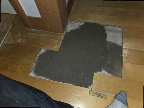 송파구 누수탐지 배관 압력 검사와 천장 누수 흔적을 확인하는 현장