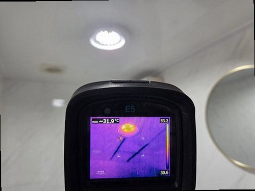 팔달구 누수탐지 수도계량기와 배관 구조를 확인하는 모습