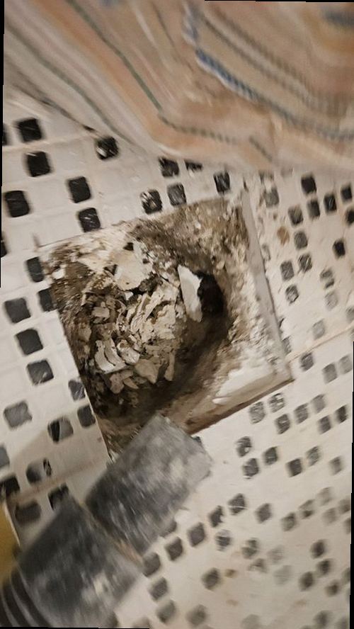여주 누수탐지 압력 게이지와 가스탐지 장비로 배관 상태를 점검하는 과정