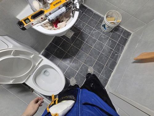청주시 청원구 누수탐지 수도 계량기 별침과 밸브 점검 장면