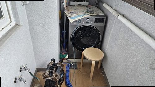 대전 중구 누수탐지 베란다 천장에 생긴 누수 흔적과 얼룩 범위 확인