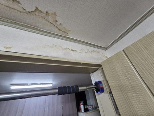 대전 중구 누수탐지 천장 얼룩 변화를 날짜별로 기록한 사진과 메모