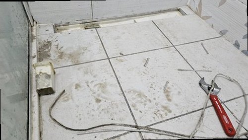 대전 동구 누수탐지 보일러와 분배기 배관을 확인하는 현장 모습