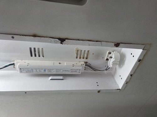 연천 누수탐지 관로 탐지기로 배관 경로를 확인하는 굴착 전 작업 장면
