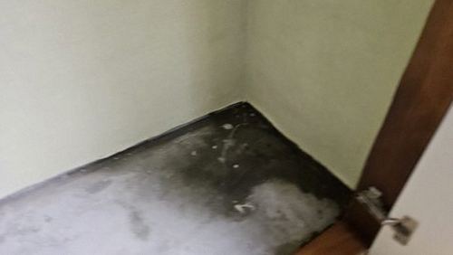 광진구 누수탐지 공압 게이지와 청음 장비로 배관 누수 가능성을 확인하는 모습