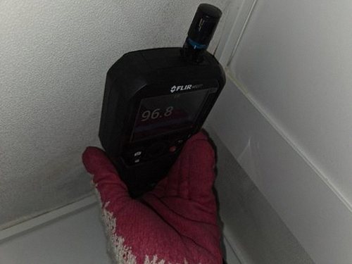 부산진구 누수탐지 압력계와 탐지 장비를 사용해 배관 이상 여부를 확인하는 과정