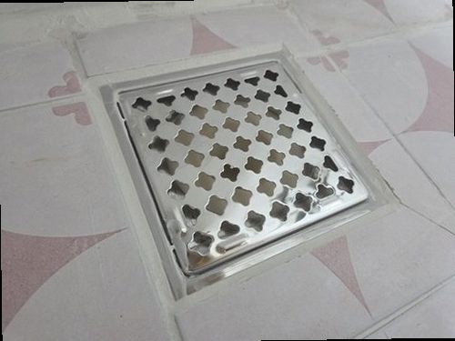가평 누수탐지 누수 지점을 최소 굴착하고 배관을 보수한 뒤 압력을 확인하는 과정