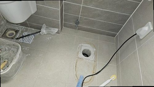 원미구 누수탐지 보일러와 분배기에서 공압 검사를 진행하는 모습
