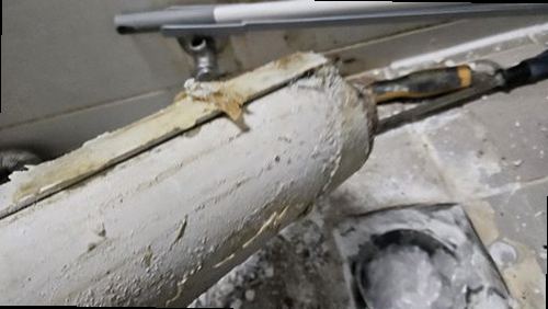 서울 중구 누수탐지 수도계량기 별침과 공압 게이지를 확인하는 누수 점검 현장