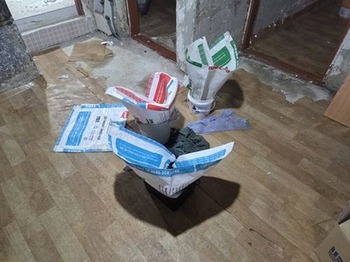 서울 중구 누수탐지 욕실 바닥 배수구 주변 방수 상태 확인 장면