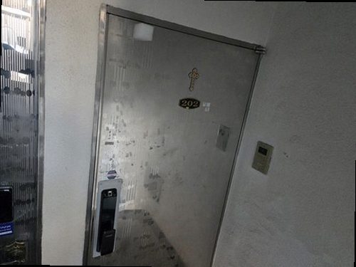 종로구 누수탐지 보일러 압력계와 수도계량기 별침을 확인하는 모습