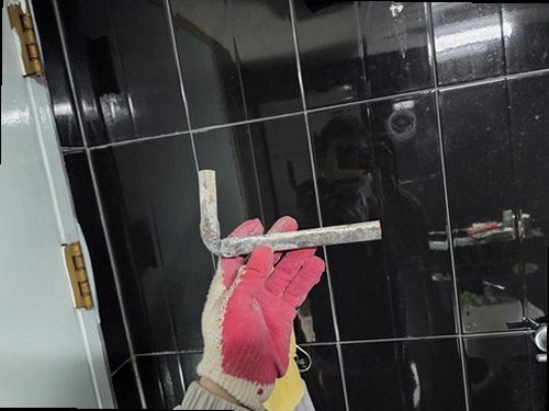 파주 누수탐지 욕실 바닥과 배관 구조를 보여주는 누수 점검 안내 이미지