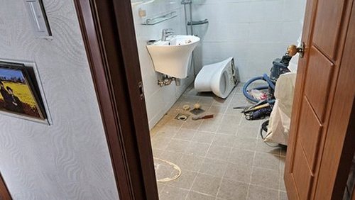 노량진동 상가건물 2층 화장실 인근 시공 후기 사진